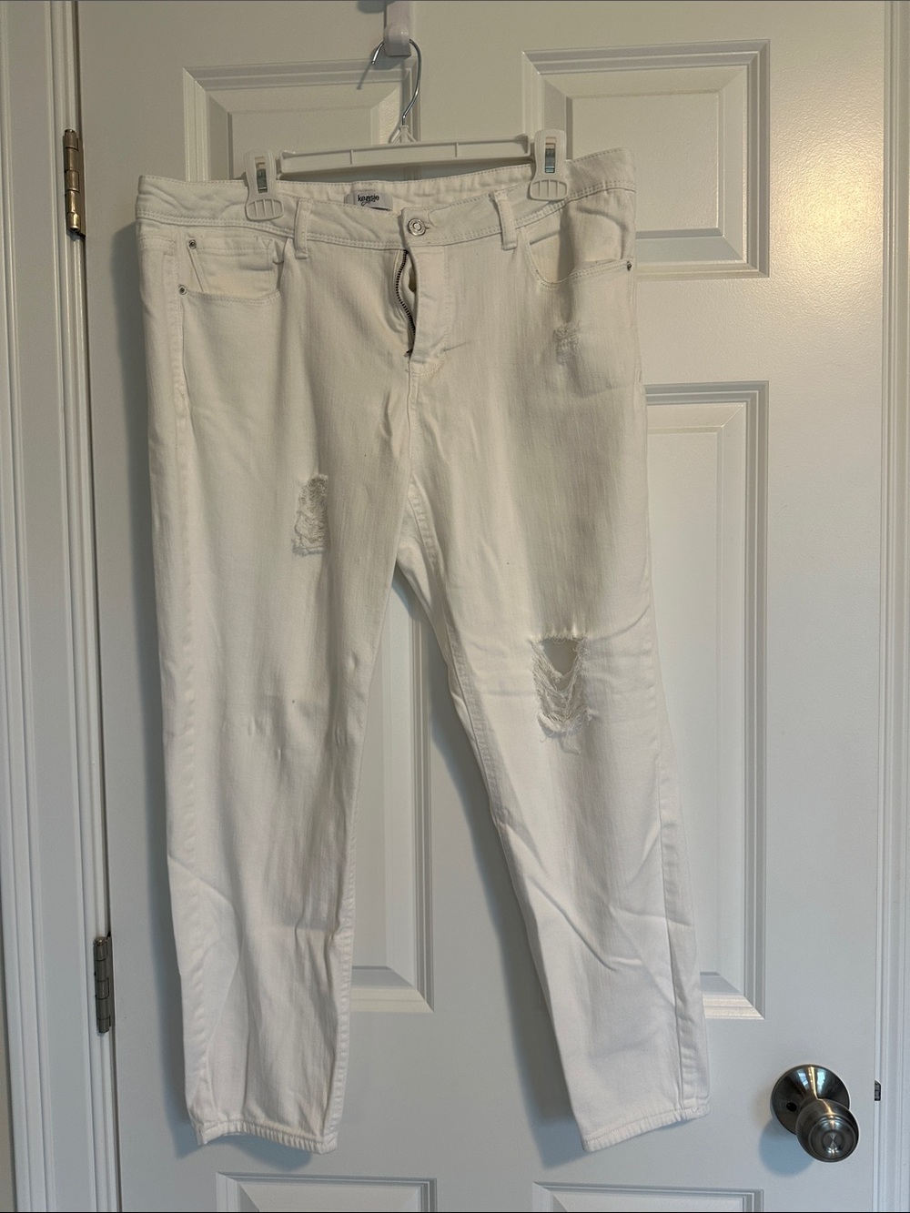 Kensie White Distressed Skinny Jeans
